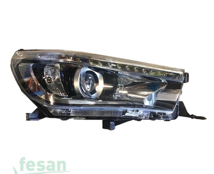 81110-0K720 FAR TOYOTA HİLUX REVO 2015-2018 SAĞ MANUEL LEDLİ