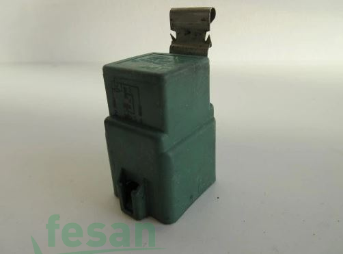 94FG13A025 AA 12V ROLE FAN 5F FORD FİESTA KA SOKET