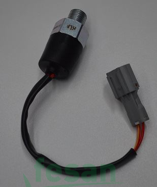 140111 GERİ VİTES MÜŞÜRÜ İSUZU NPR NKR ORJİNAL SOKETLİ